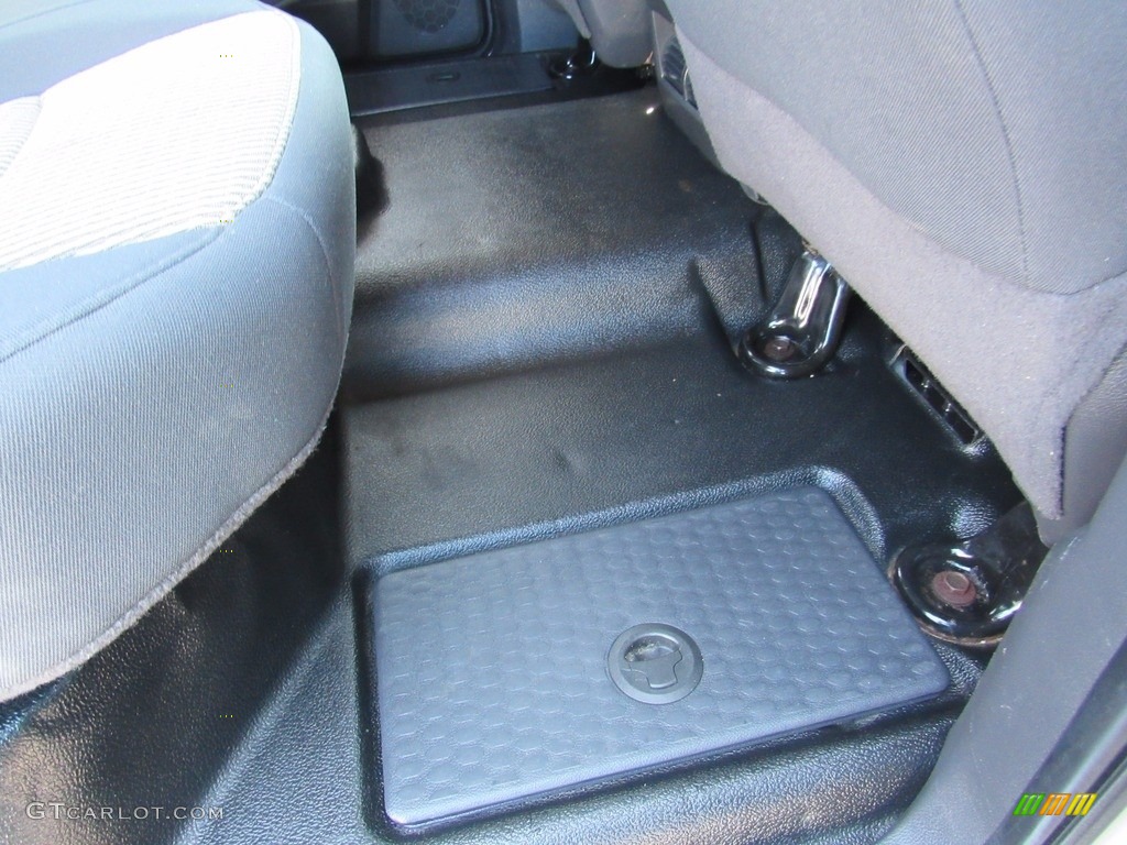 2011 Ram 2500 HD ST Crew Cab 4x4 - Bright Silver Metallic / Dark Slate/Medium Graystone photo #31
