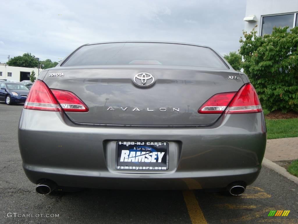 2006 Avalon XLS - Phantom Gray Pearl / Light Gray photo #8