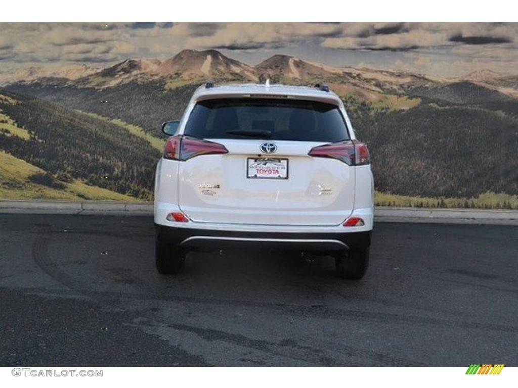 2018 RAV4 XLE AWD - Super White / Black photo #4