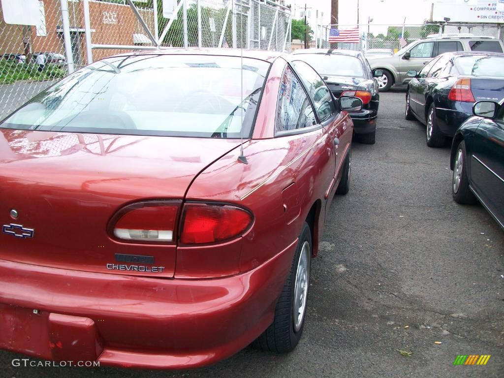 1998 Cavalier Coupe - Cayenne Red Metallic / Neutral photo #4