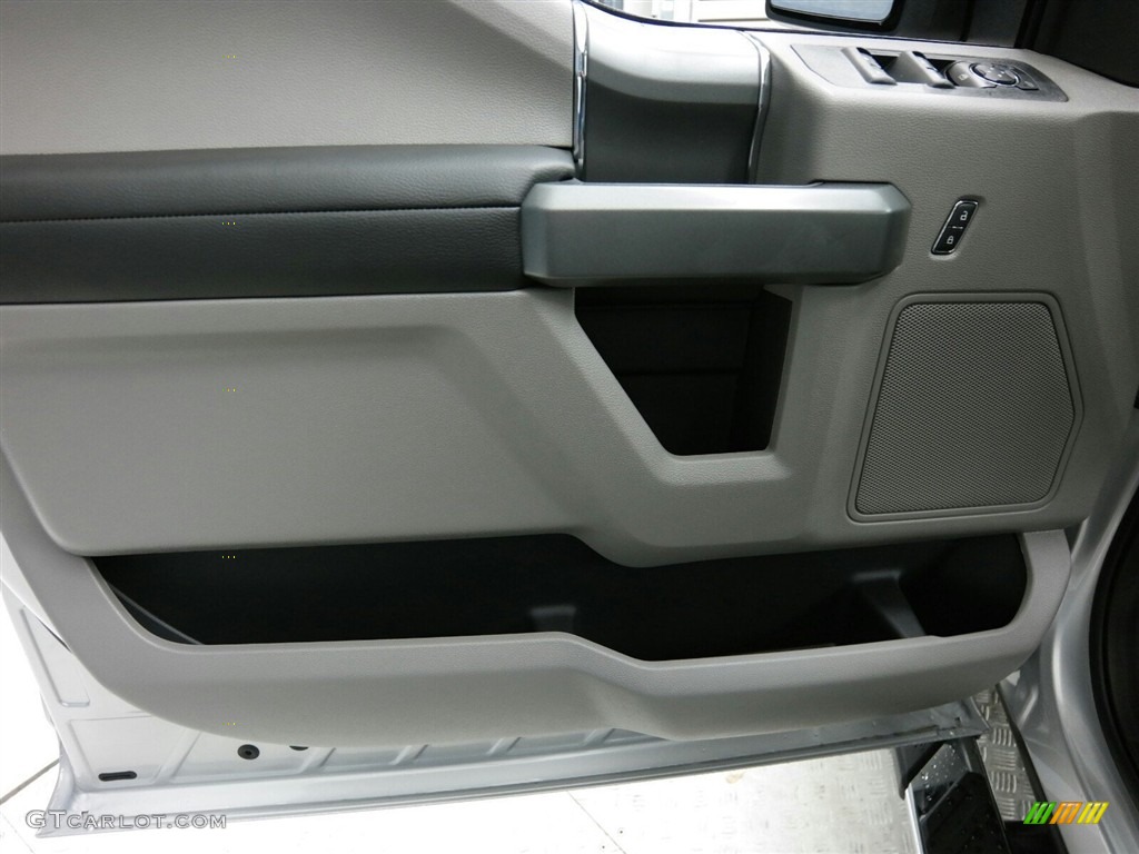 2017 F150 XLT SuperCrew - Ingot Silver / Earth Gray photo #26