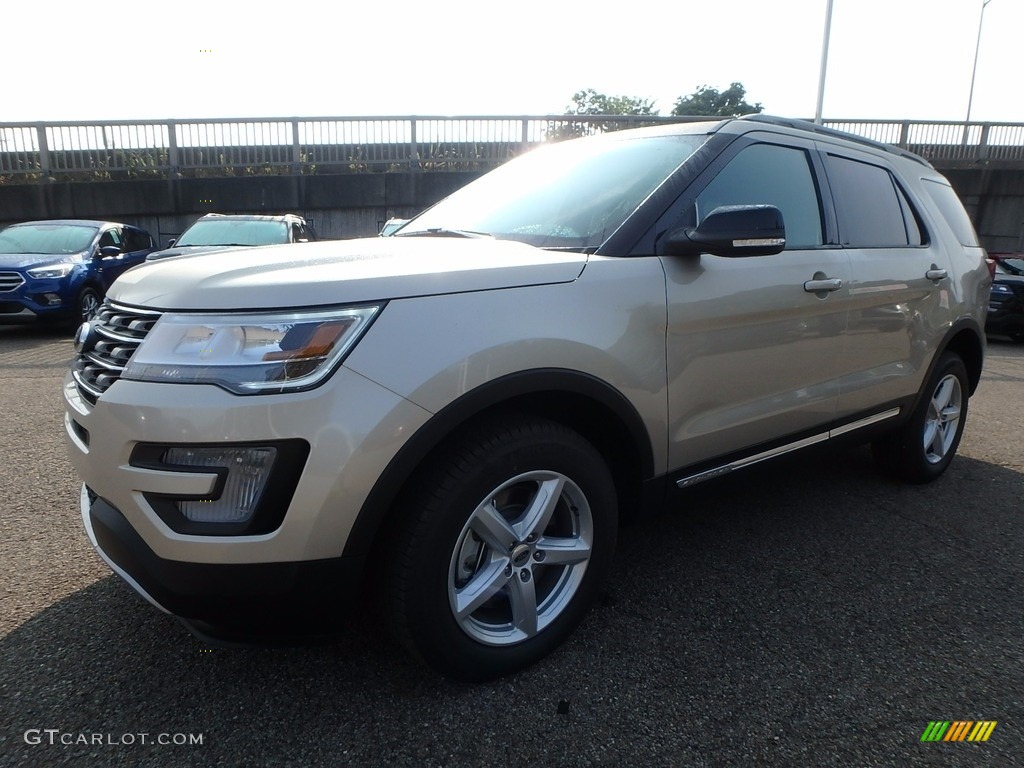 2017 Explorer XLT 4WD - White Gold / Ebony Black photo #7