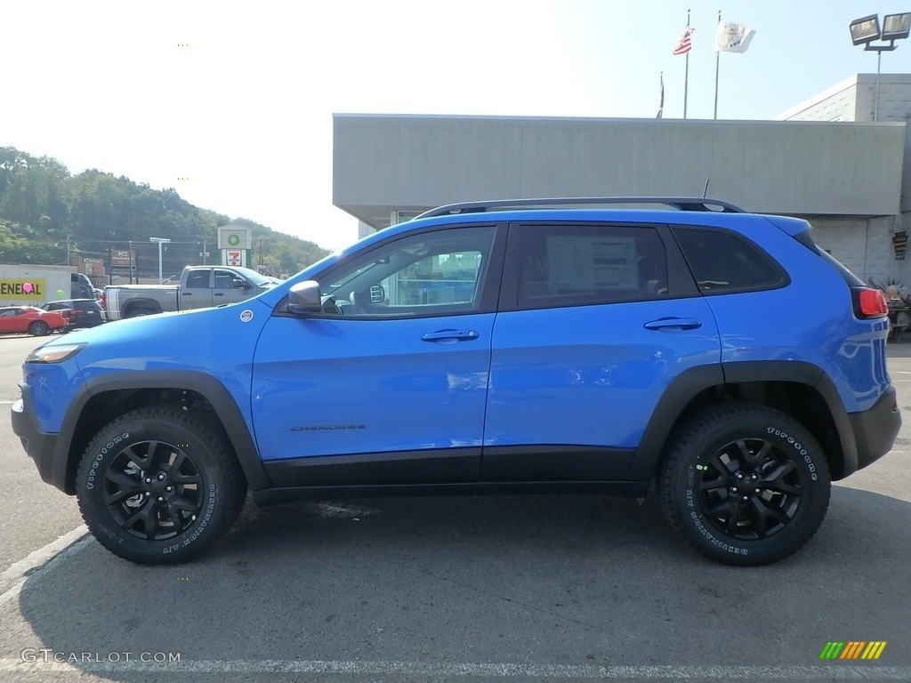 2018 Cherokee Trailhawk 4x4 - Hydro Blue Pearl / Black photo #2