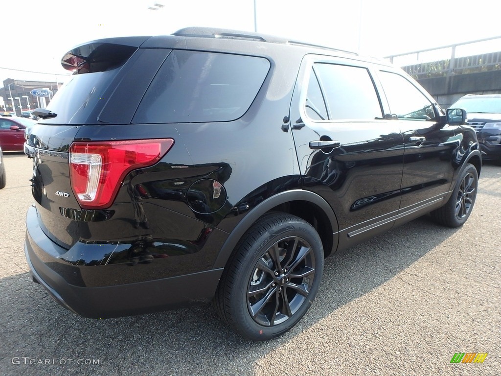 2017 Explorer XLT 4WD - Shadow Black / Ebony Black photo #2