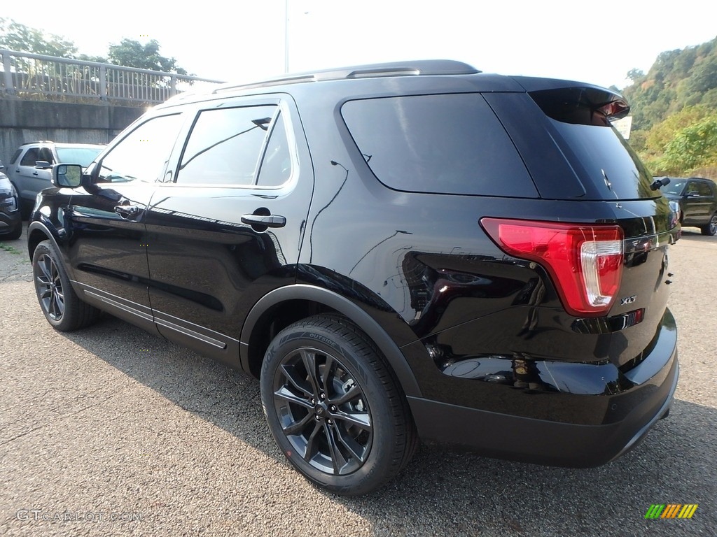 2017 Explorer XLT 4WD - Shadow Black / Ebony Black photo #5