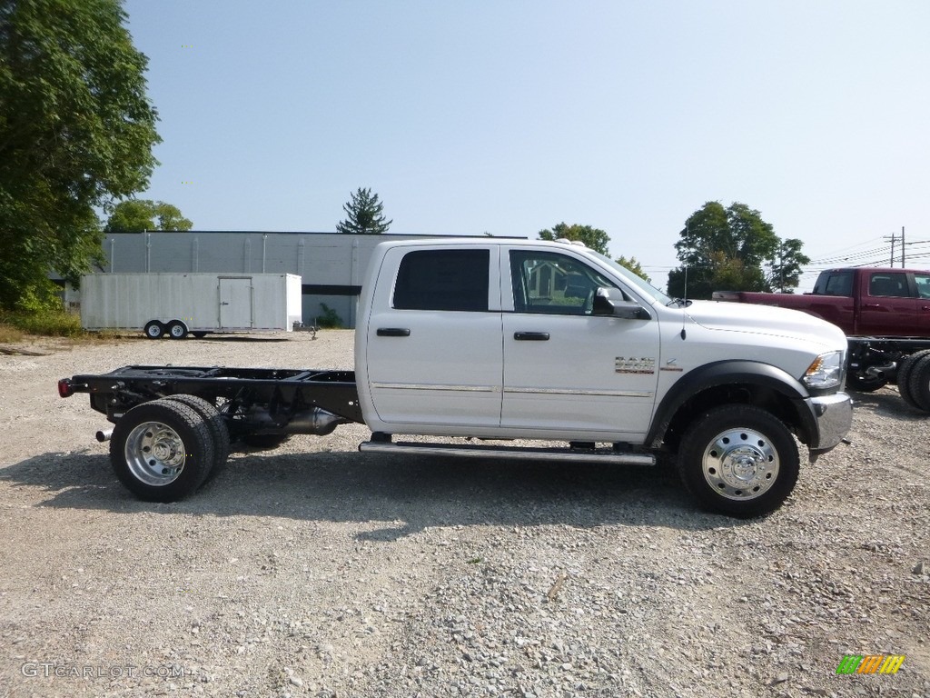 Bright White 2018 Ram 5500 Tradesman Crew Cab 4x4 Chassis Exterior Photo #122844502