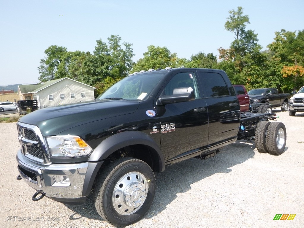 2018 4500 Tradesman Crew Cab 4x4 Chassis - Black Forest Green Pearl / Black/Diesel Gray photo #1