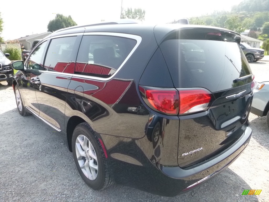 2018 Pacifica Touring L Plus - Brilliant Black Crystal Pearl / Black/Alloy photo #3