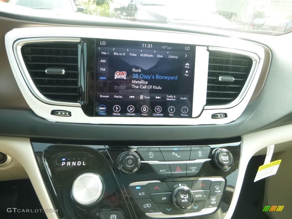 2018 Pacifica Touring L Plus - Brilliant Black Crystal Pearl / Black/Alloy photo #18