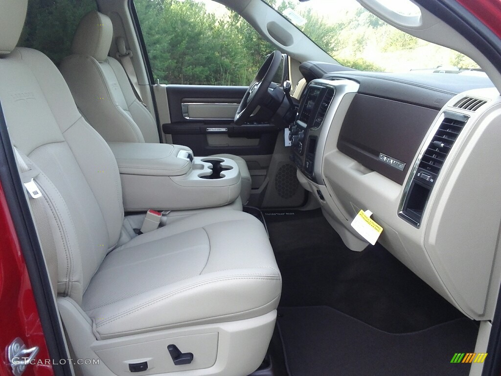 2018 Ram 2500 Laramie Crew Cab 4x4 Brown/Light Frost Beige Dashboard Photo #122850052