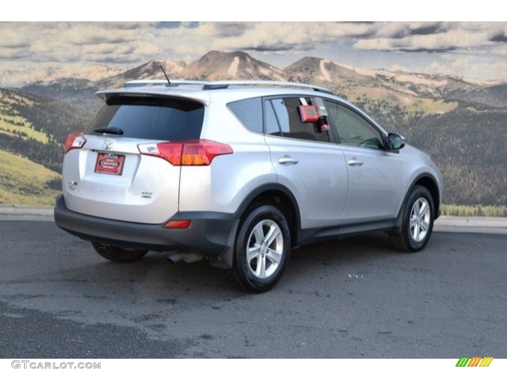 2014 RAV4 XLE AWD - Classic Silver Metallic / Ash photo #3