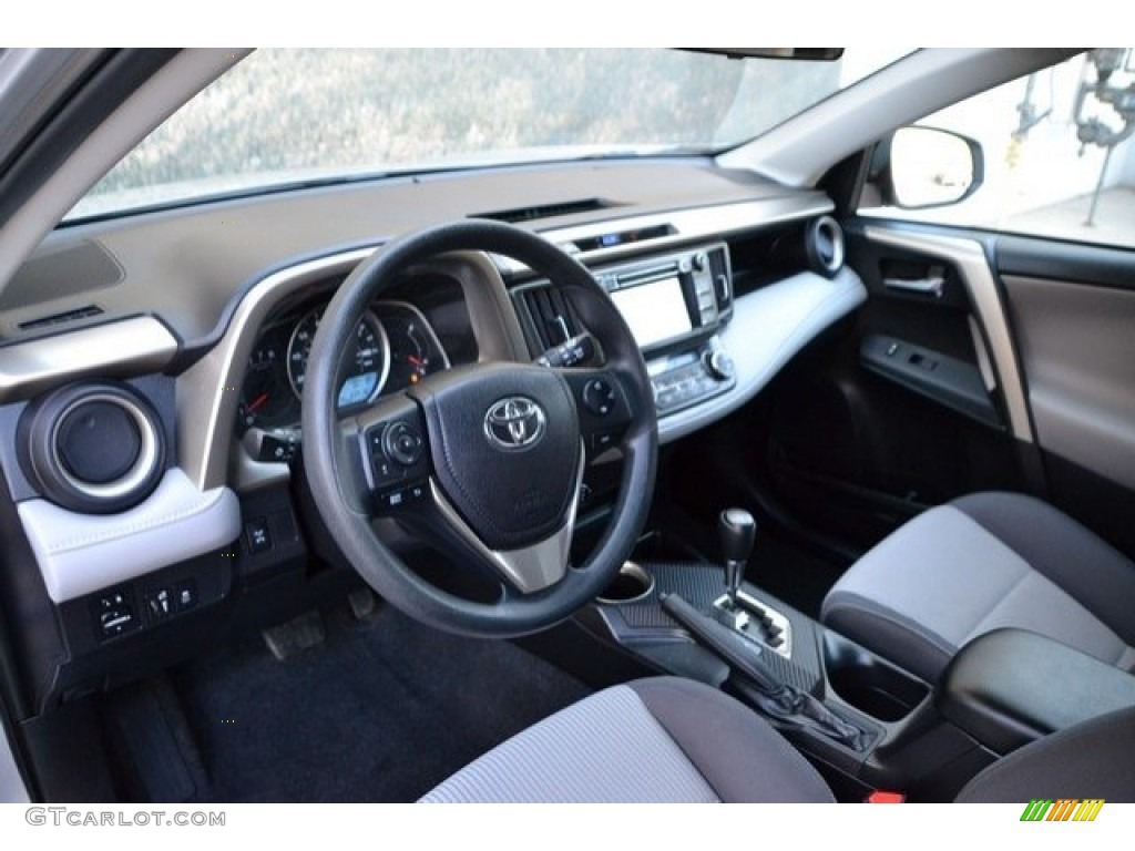2014 RAV4 XLE AWD - Classic Silver Metallic / Ash photo #10