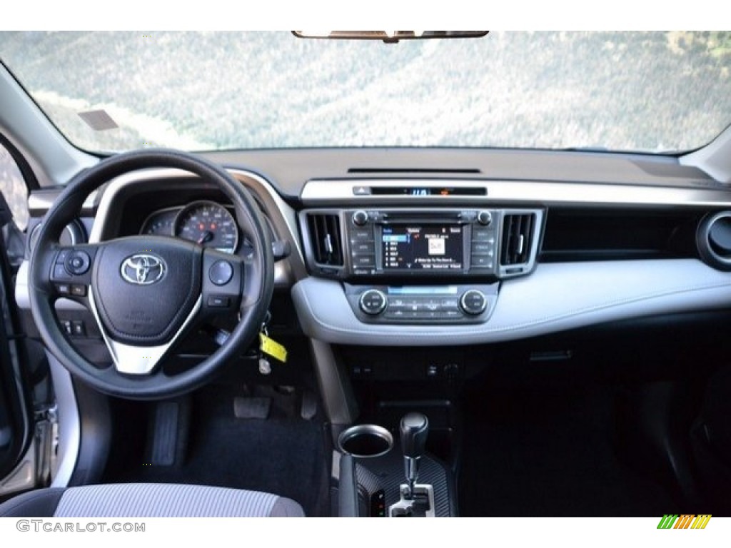 2014 RAV4 XLE AWD - Classic Silver Metallic / Ash photo #14