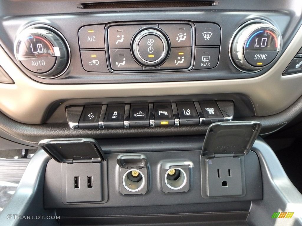 2018 GMC Sierra 2500HD Denali Crew Cab 4x4 Controls Photo #122851093