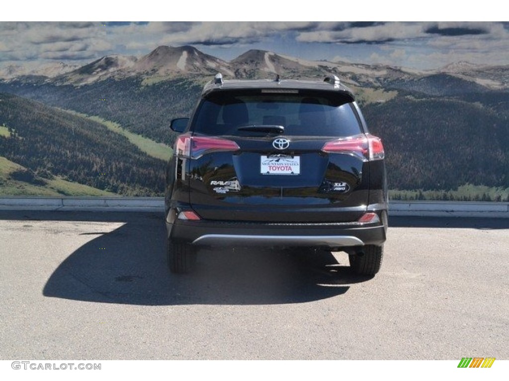2018 RAV4 XLE AWD - Black / Nutmeg photo #4
