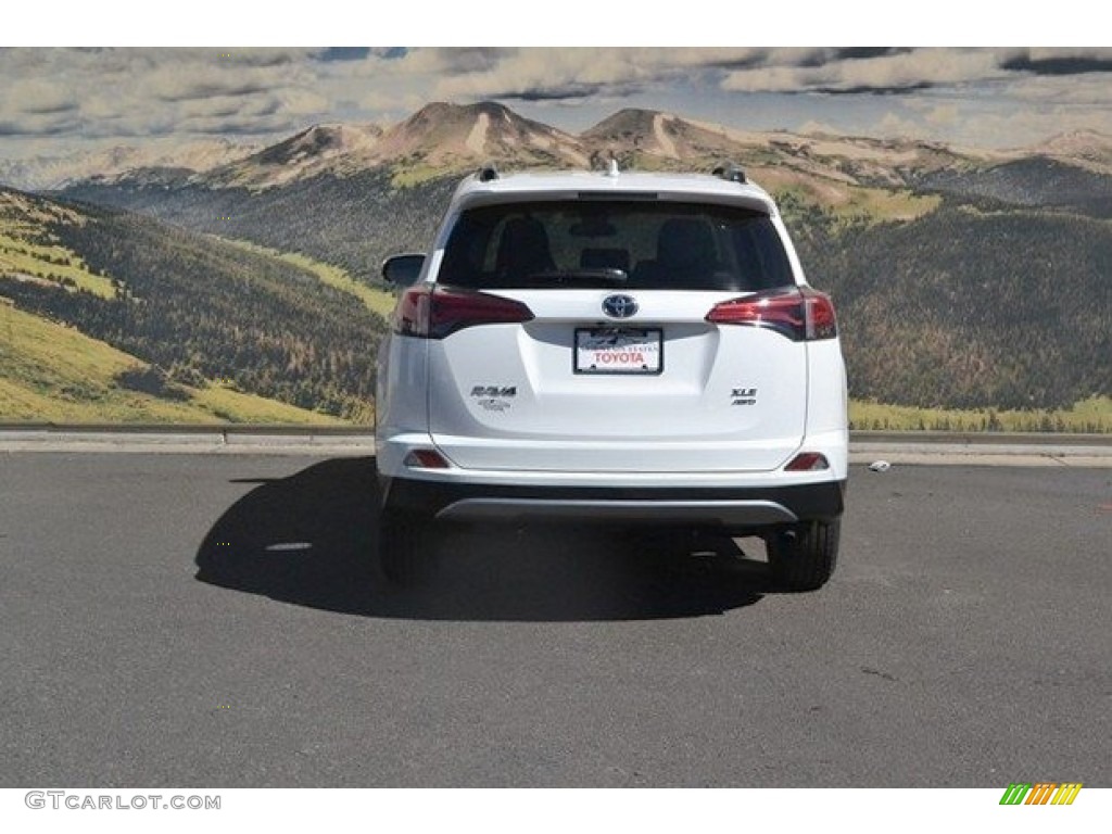 2018 RAV4 XLE AWD - Super White / Black photo #4