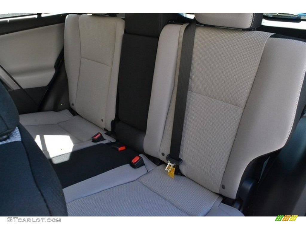 2018 RAV4 XLE AWD - Super White / Black photo #7
