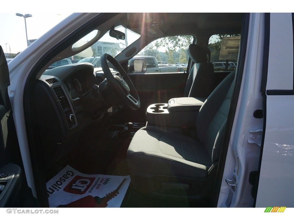 2018 3500 Tradesman Crew Cab 4x4 Dual Rear Wheel - Bright White / Black/Diesel Gray photo #7