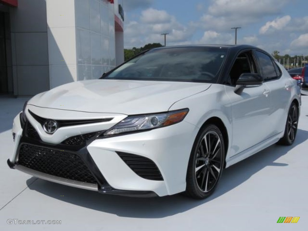 2018 Camry XSE - Wind Chill Pearl / Black photo #3