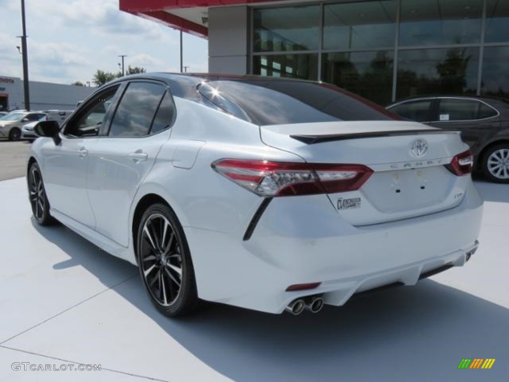 2018 Camry XSE - Wind Chill Pearl / Black photo #4