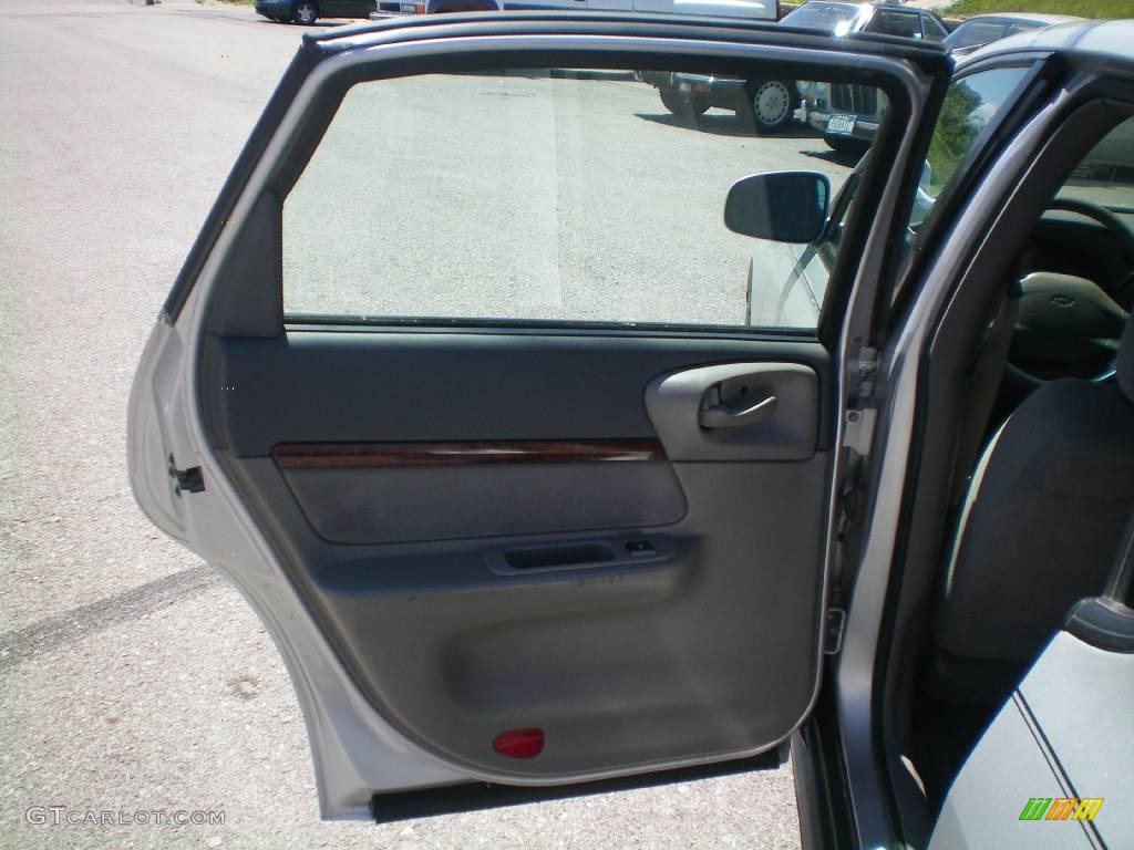 2004 Impala  - Galaxy Silver Metallic / Medium Gray photo #21