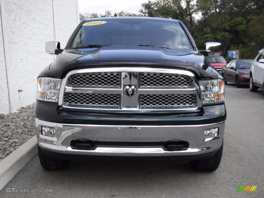 2011 Ram 1500 Laramie Crew Cab 4x4 - Hunter Green Pearl / Light Pebble Beige/Bark Brown photo #9