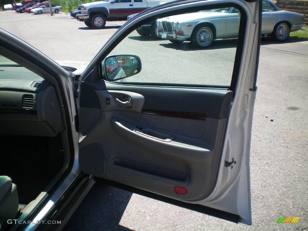 2004 Impala  - Galaxy Silver Metallic / Medium Gray photo #27