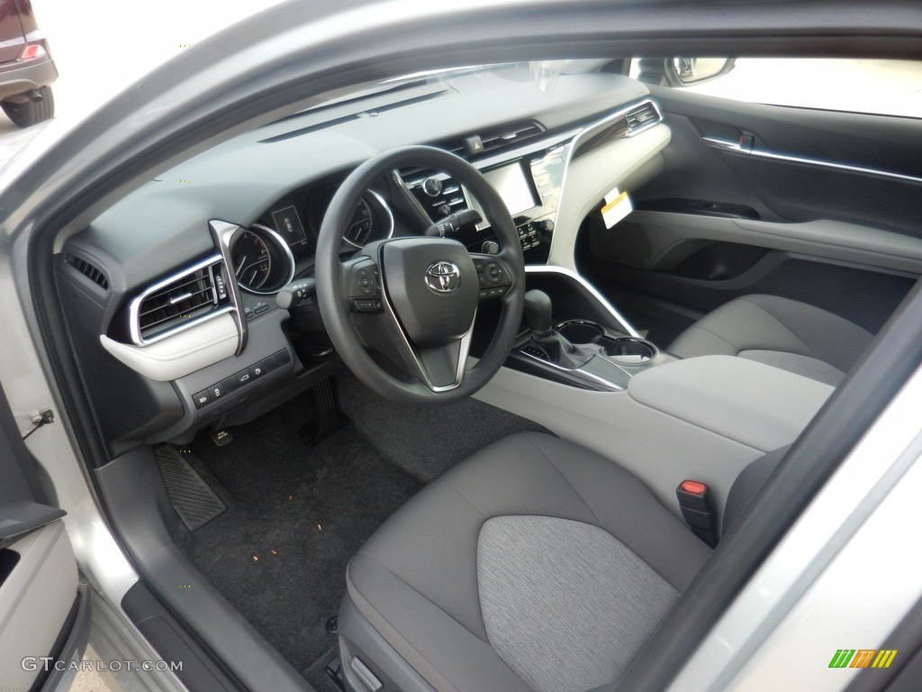 2018 Camry LE - Celestial Silver Metallic / Ash photo #3