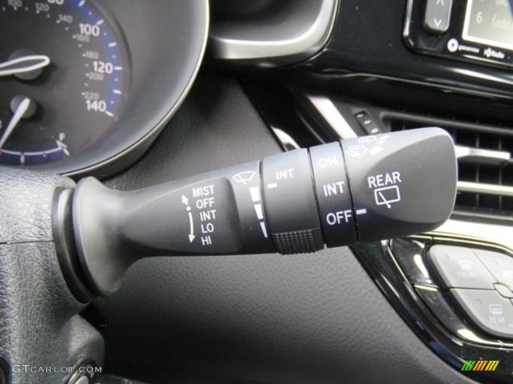 2018 Toyota C-HR XLE Controls Photo #122864757