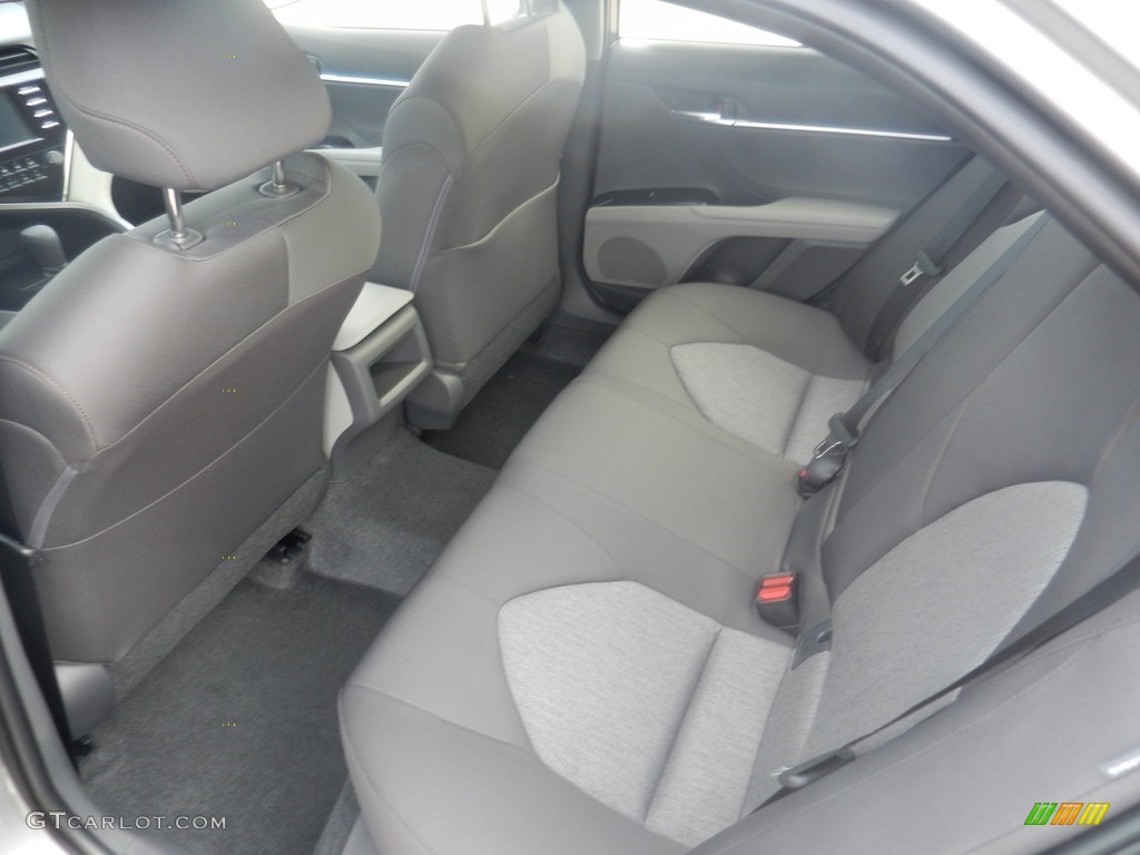 2018 Camry LE - Celestial Silver Metallic / Ash photo #5