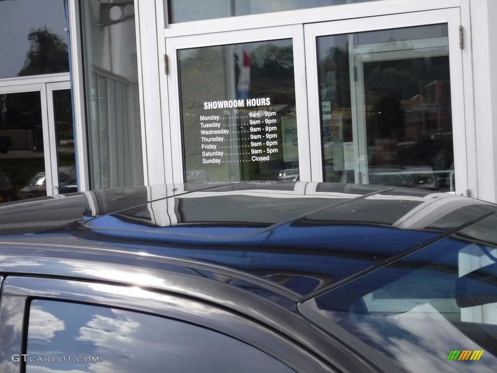 2013 Avenger R/T - Black / Black/Red photo #4