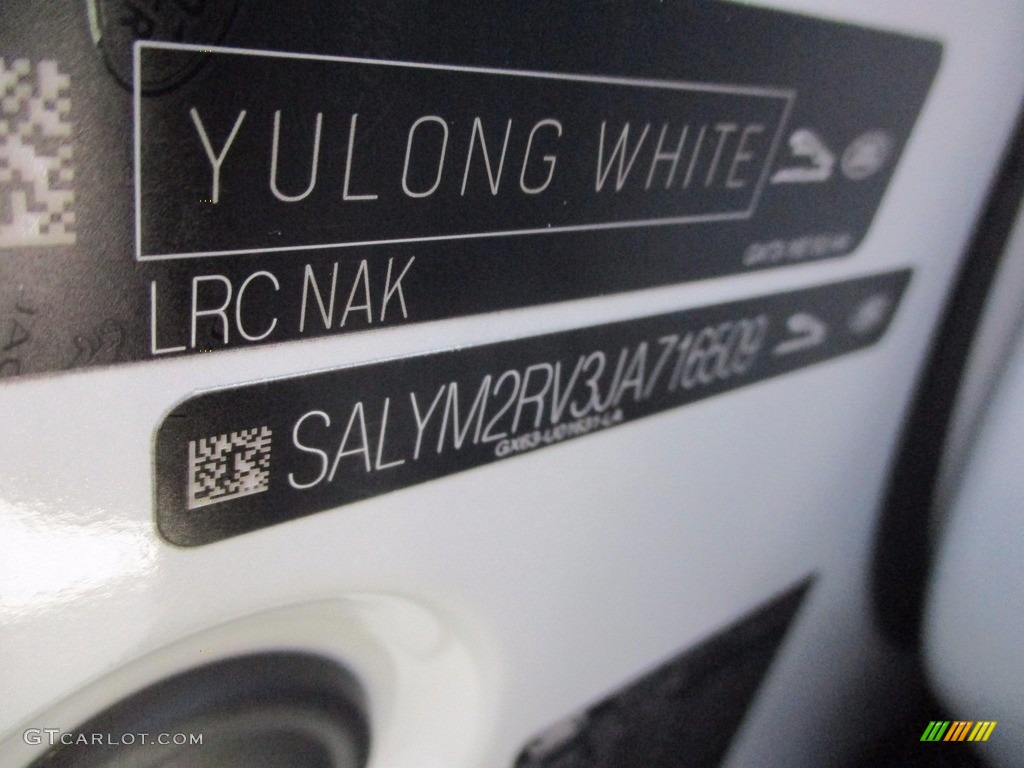 2018 Range Rover Velar Color Code NAK for Yulong White Metallic Photo #122881002
