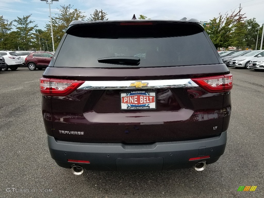 2018 Traverse LT - Black Currant Metallic / Jet Black photo #5