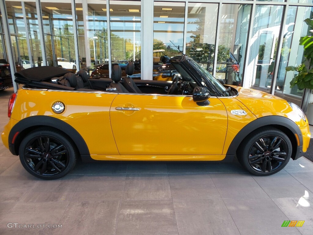 Volcanic Orange 2018 Mini Convertible Cooper S Exterior Photo #122891307