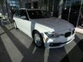 Alpine White - 3 Series 320i xDrive Sedan Photo No. 1