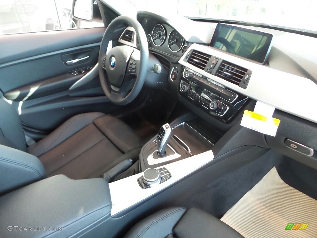 2018 3 Series 320i xDrive Sedan - Alpine White / Black photo #5
