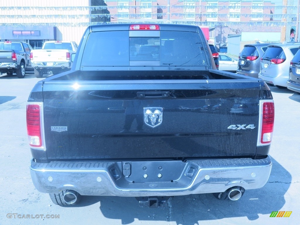 2018 1500 Laramie Crew Cab 4x4 - Brilliant Black Crystal Pearl / Black photo #6