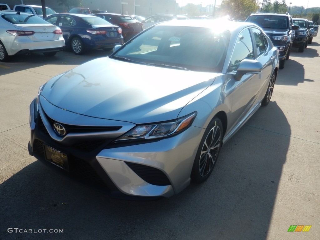 2018 Camry SE - Celestial Silver Metallic / Ash photo #1