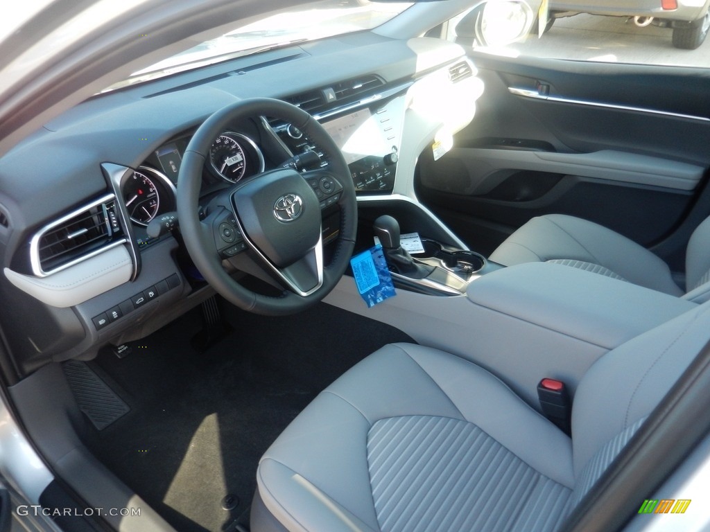 2018 Camry SE - Celestial Silver Metallic / Ash photo #3