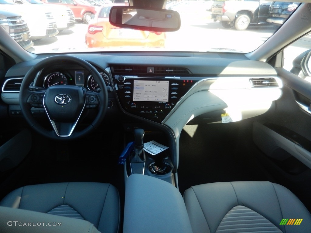 2018 Camry SE - Celestial Silver Metallic / Ash photo #4