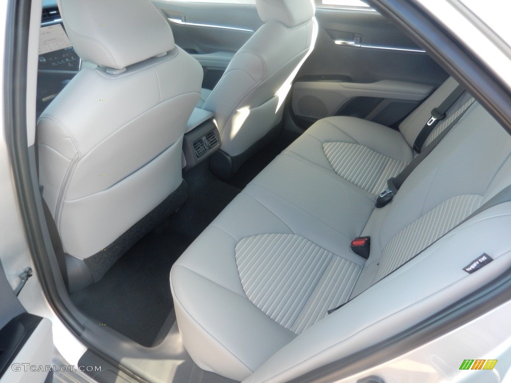2018 Camry SE - Celestial Silver Metallic / Ash photo #5