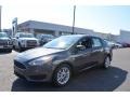 Magnetic - Focus SE Sedan Photo No. 3