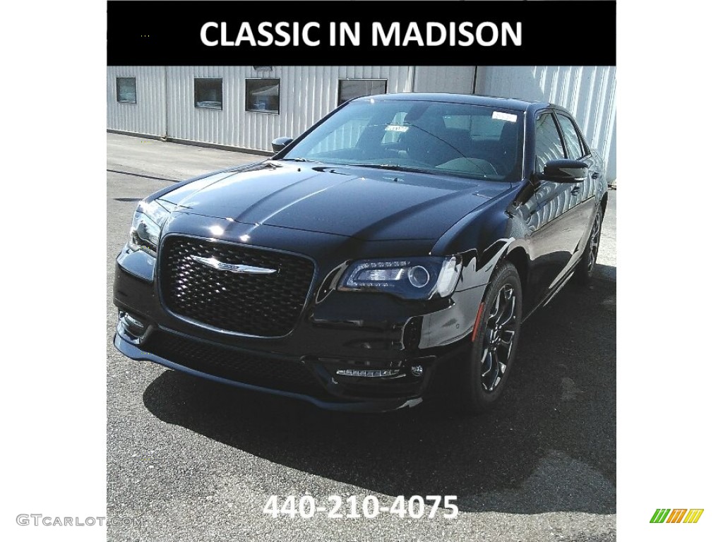 Gloss Black Chrysler 300