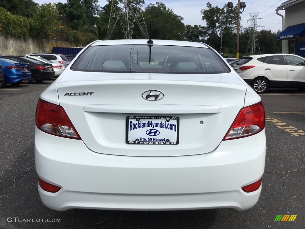 2016 Accent SE Sedan - Century White / Beige photo #5