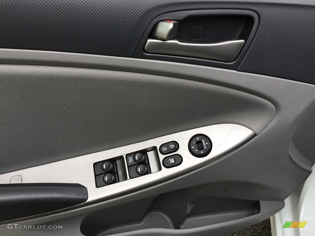 2016 Accent SE Sedan - Century White / Beige photo #8
