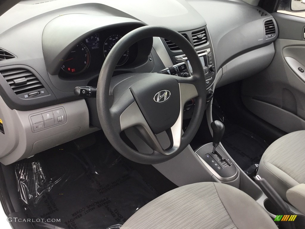 2016 Accent SE Sedan - Century White / Beige photo #9