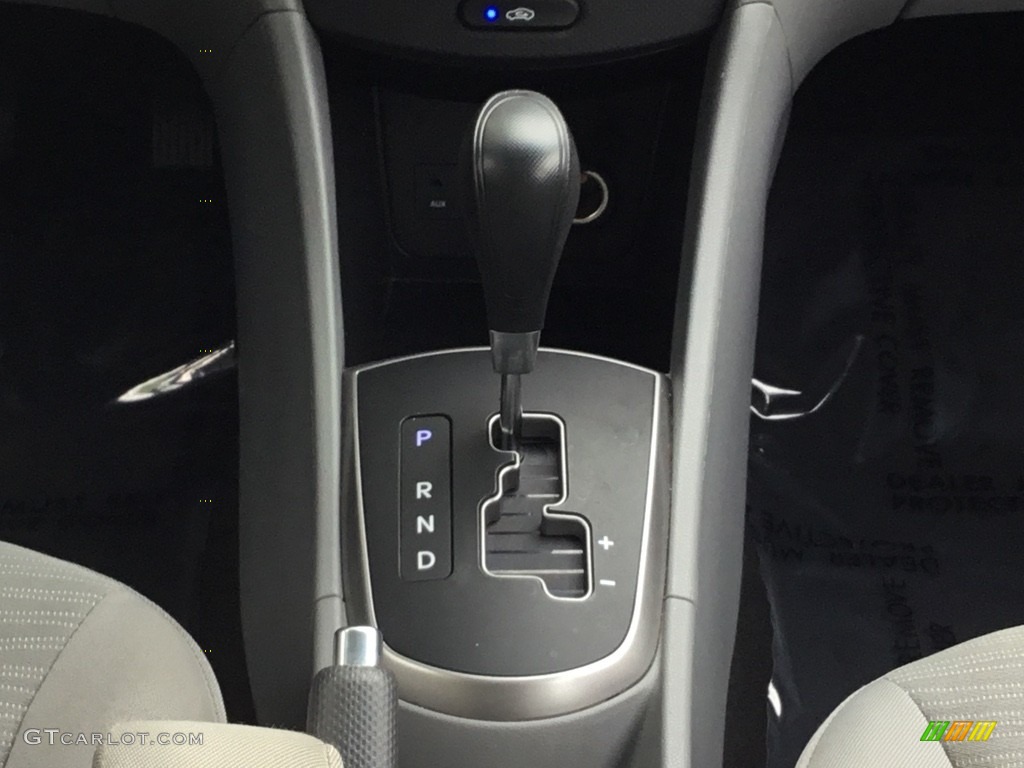 2016 Accent SE Sedan - Century White / Beige photo #15