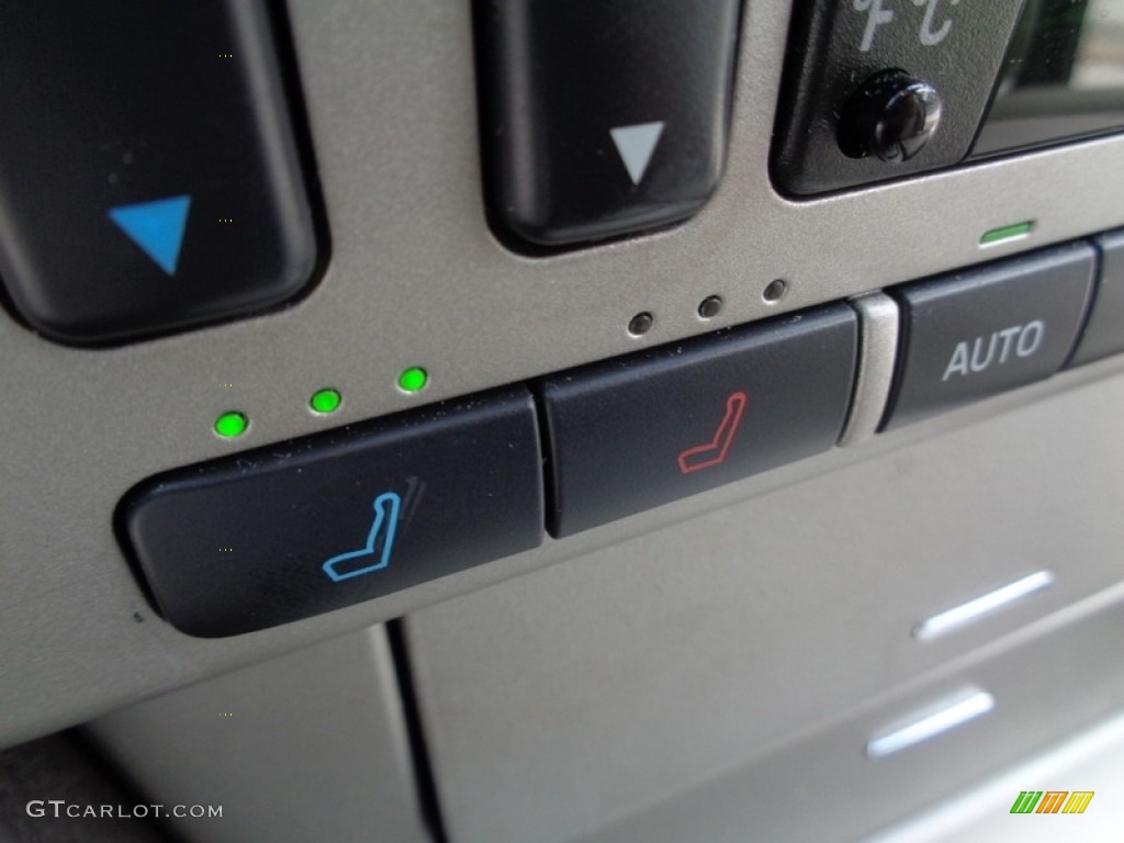 2003 LS V8 - Ivory Parchment Metallic / Espresso/Medium Light Stone photo #2