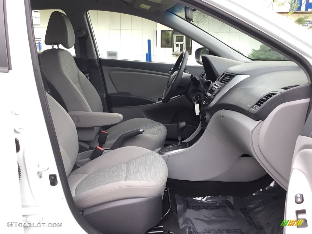 2016 Accent SE Sedan - Century White / Beige photo #24