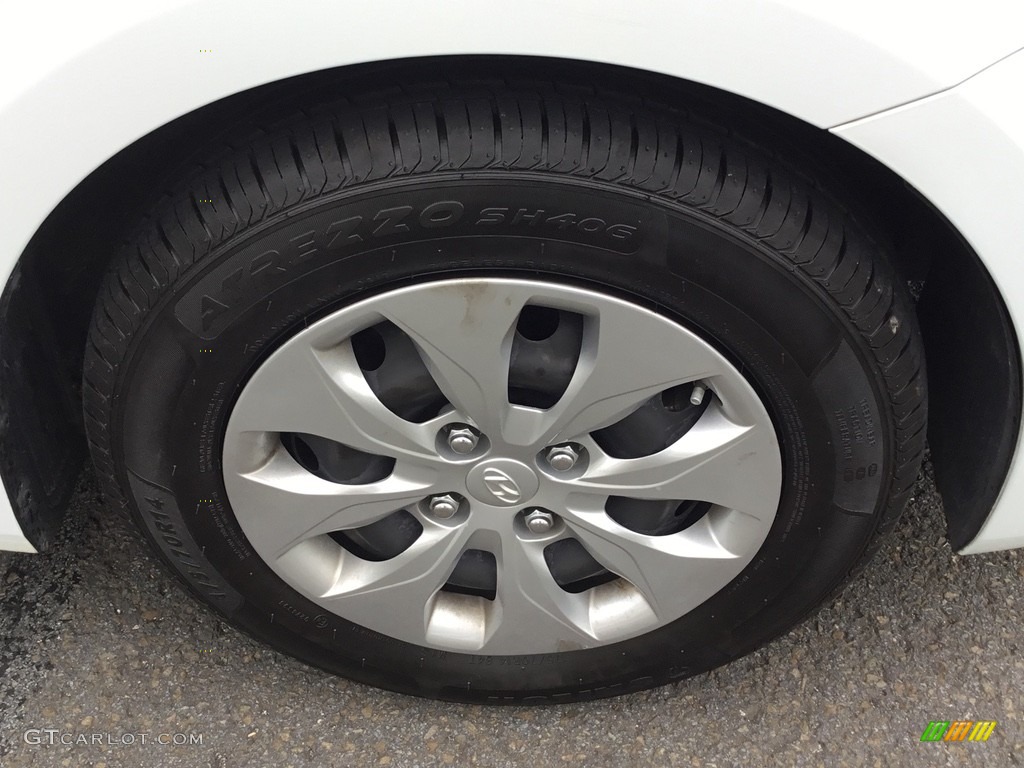 2016 Accent SE Sedan - Century White / Beige photo #25